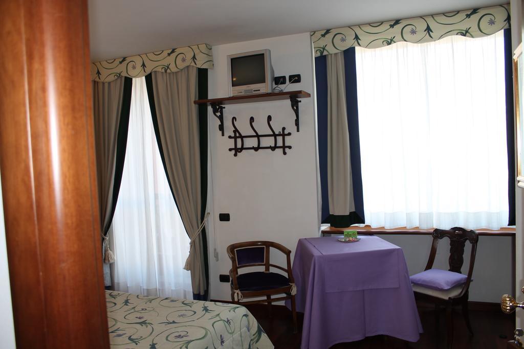 Hotel Centrale เบลลาโจ ภายนอก รูปภาพ
