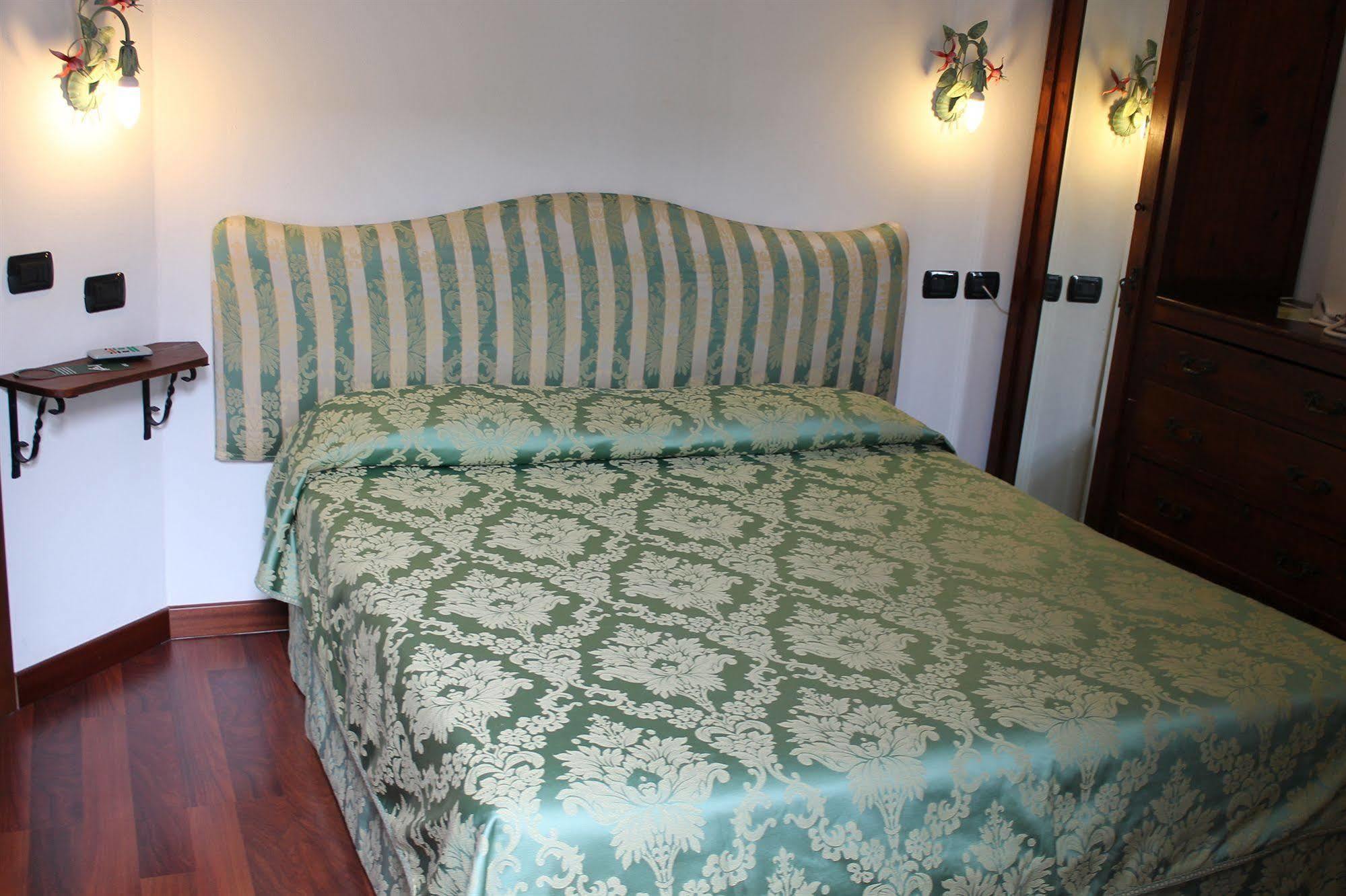 Hotel Centrale เบลลาโจ ภายนอก รูปภาพ